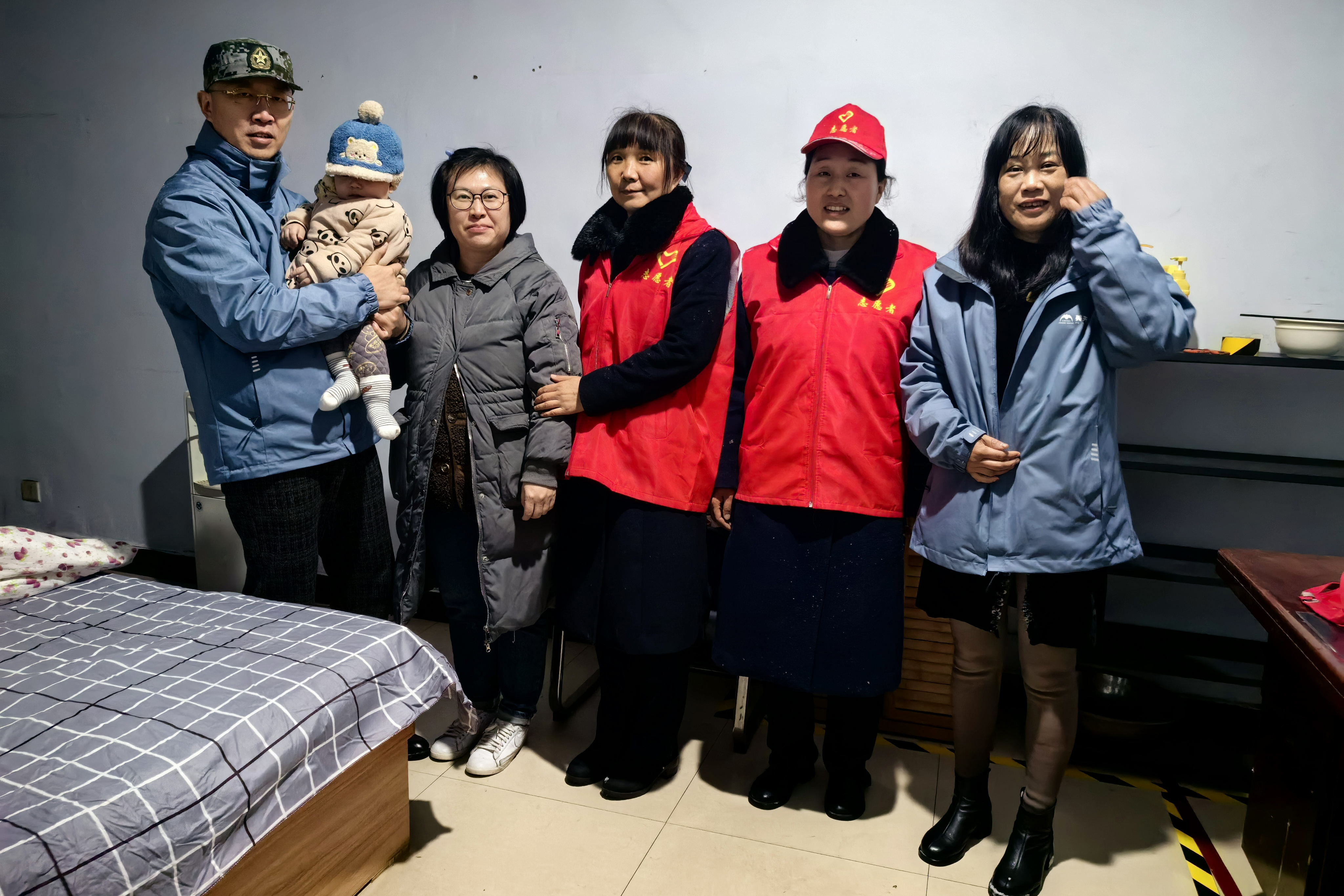 1月15日 澠池西停車區北區 合影+翟青+15639898985.jpg 1月15日 澠池西停車區北區 合影+翟青+15639898985.jpg